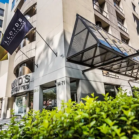 Lloyds Apartasuites Parque 93-2